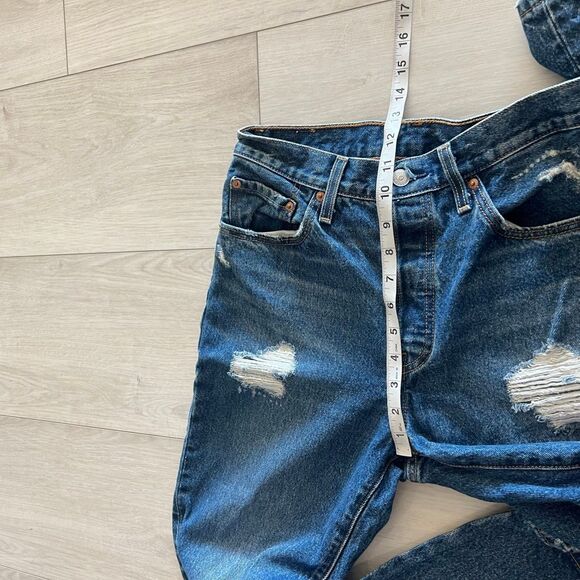 Levi’s womens distress jeans size 28/32 - Picture 5 of 11
